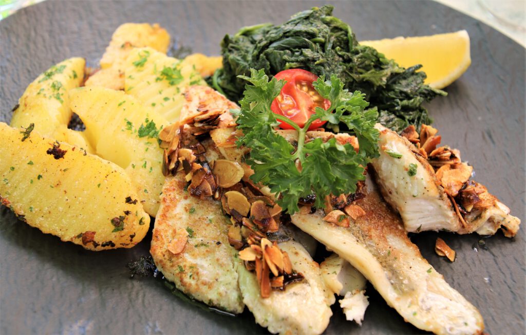 Bild von reinhardthrainer-fish-fillet-6617886-scaled.jpg - Kostenlose Nutzung unter der Pixabay-Inhaltslizenz